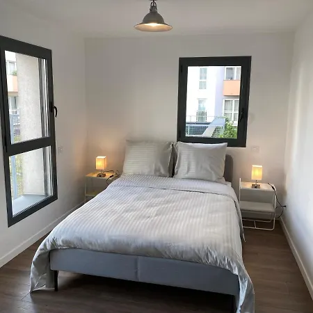 Haut Standing Suresnes Exterior photo