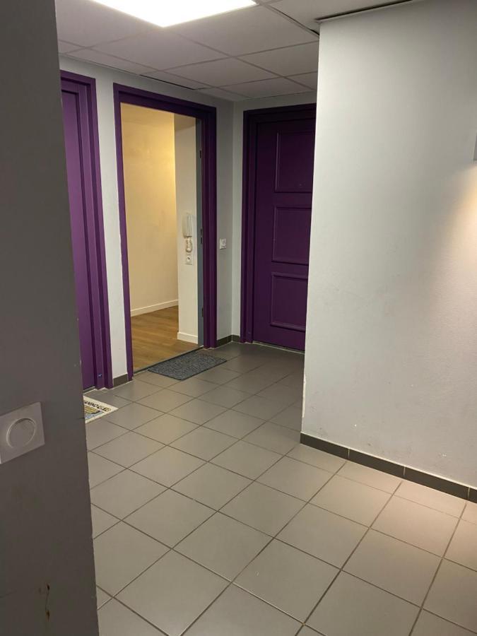 Standing Suresnes
